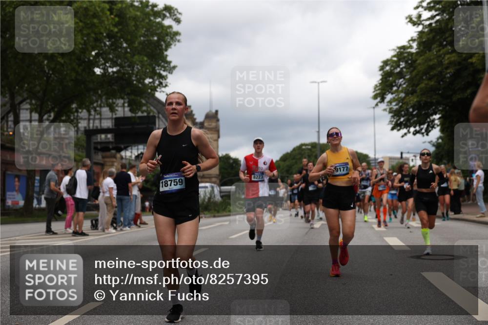 29.06.2025 - hella hamburg halbmarathon Yannick Fuchs http://msf.ph/oto/8257395 29.06.2025 10:48:25 20KM 1327, 1410, 1815, 2432, 3177, 3310, 3861, 3898, 4189, 6082, 6084, 6356, 6581, 6723, 6994, 7129, 8223, 8449, 8698, 8772, 8798, 9012, 9060, 9227, 10191, 10192, 10263, 10266, 11009, 11499, 11789, 12186, 12213, 12362, 12489, 13147, 13297, 13869, 14660, 14818, 15113, 15156, 15169, 15408, 15524, 15879, 16092, 16574, 16623, 16750, 17740, 17765, 18759, 19177 meine-sportfotos.de