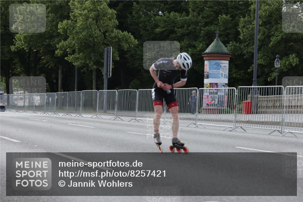 29.06.2025 - hella hamburg halbmarathon Jannik Wohlers http://msf.ph/oto/8257421 29.06.2025 08:49:04 Lombardsbrücke  meine-sportfotos.de