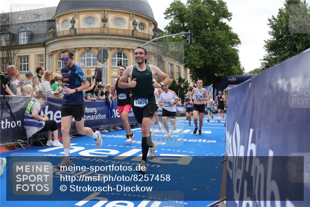 29.06.2025 - hella hamburg halbmarathon Strokosch-Dieckow http://msf.ph/oto/8257458 29.06.2025 10:42:15 Ziel 1312, 1903, 2675, 5682, 6639, 6770, 7765, 7865, 9365, 13709, 13746, 13807, 14226, 14811, 14899, 15270, 15654, 16281, 16626, 16660, 17182, 17363, 18772, 18802 meine-sportfotos.de