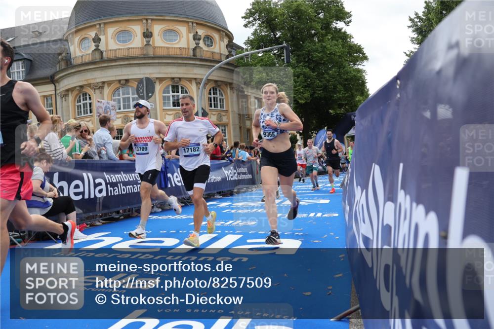 29.06.2025 - hella hamburg halbmarathon Strokosch-Dieckow http://msf.ph/oto/8257509 29.06.2025 10:42:16 Ziel 1312, 1903, 2675, 5682, 6639, 6770, 7765, 7865, 9365, 11907, 13709, 13746, 13807, 14226, 14811, 14899, 15175, 15270, 15654, 16281, 16626, 16660, 17182, 17363, 18330, 18772, 18802 meine-sportfotos.de