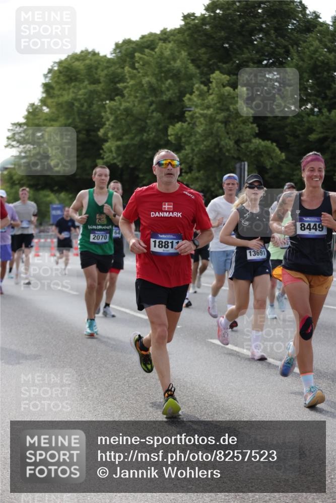 29.06.2025 - hella hamburg halbmarathon Jannik Wohlers http://msf.ph/oto/8257523 29.06.2025 09:57:43 Lombardsbrücke 1034, 1179, 1190, 1258, 1335, 2070, 2138, 2397, 2417, 2612, 2636, 2711, 3091, 3251, 4814, 5093, 5672, 6164, 6580, 6754, 7065, 7409, 7509, 7646, 7724, 7896, 8449, 8508, 8689, 9065, 9145, 9163, 11217, 11310, 11416, 11607, 11757, 11789, 11791, 12224, 12624, 12662, 13033, 13047, 13691, 14571, 14638, 15061, 15125, 15915, 16563, 17176, 17321, 17415, 17530, 17825, 18514, 18810, 18811 meine-sportfotos.de