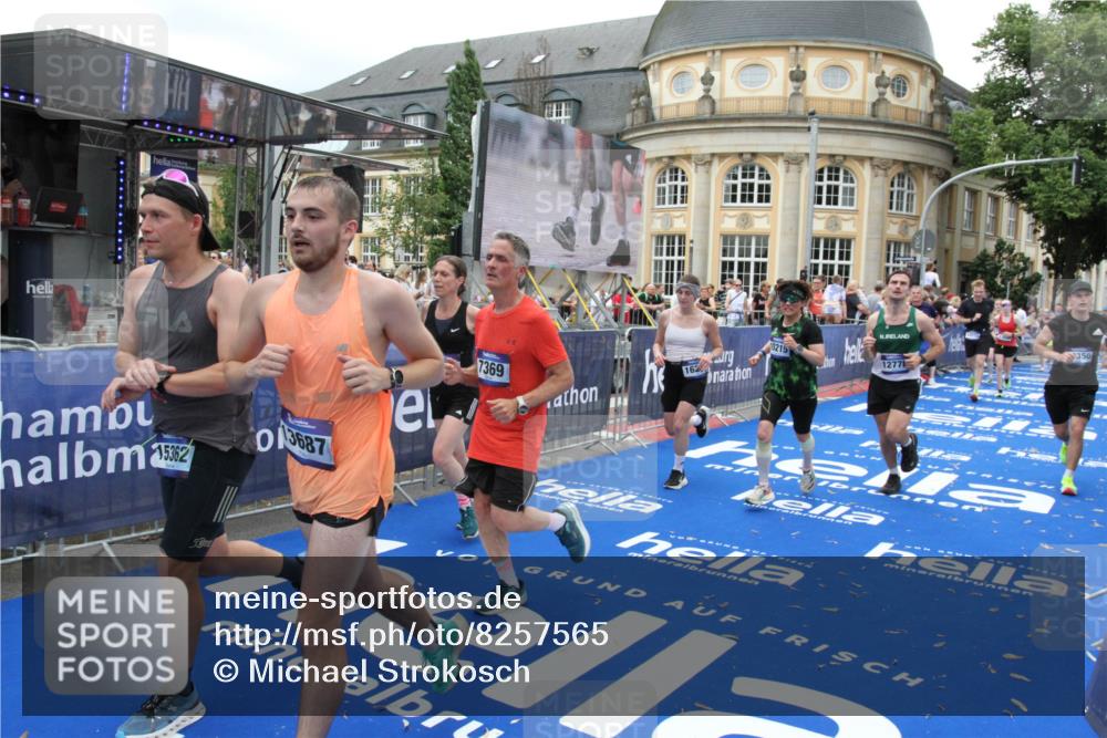 29.06.2025 - hella hamburg halbmarathon Michael Strokosch http://msf.ph/oto/8257565 29.06.2025 10:51:03 Ziel 1630, 2207, 7369, 8117, 8572, 8704, 10215, 10603, 11551, 12778, 13008, 13687, 14125, 15362, 16285, 17221, 18066, 18350 meine-sportfotos.de