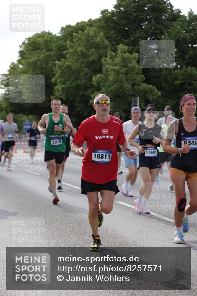 29.06.2025 - hella hamburg halbmarathon Jannik Wohlers http://msf.ph/oto/8257571 29.06.2025 09:57:43 Lombardsbrücke 1034, 1179, 1190, 1258, 1335, 2070, 2138, 2397, 2417, 2612, 2636, 2711, 3091, 3251, 4814, 5093, 5672, 6164, 6580, 6754, 7065, 7409, 7509, 7646, 7724, 7896, 8449, 8508, 8689, 9065, 9145, 9163, 11217, 11310, 11416, 11607, 11757, 11789, 11791, 12224, 12624, 12662, 13033, 13047, 13691, 14571, 14638, 15061, 15125, 15915, 16563, 17176, 17321, 17415, 17530, 17825, 18514, 18810, 18811 meine-sportfotos.de