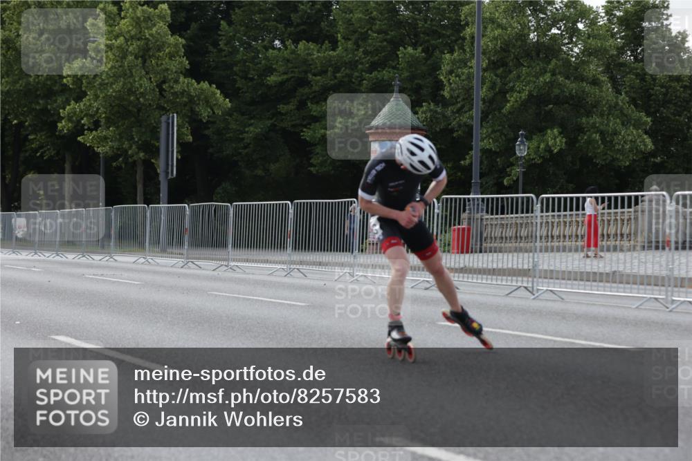 29.06.2025 - hella hamburg halbmarathon Jannik Wohlers http://msf.ph/oto/8257583 29.06.2025 08:49:04 Lombardsbrücke  meine-sportfotos.de