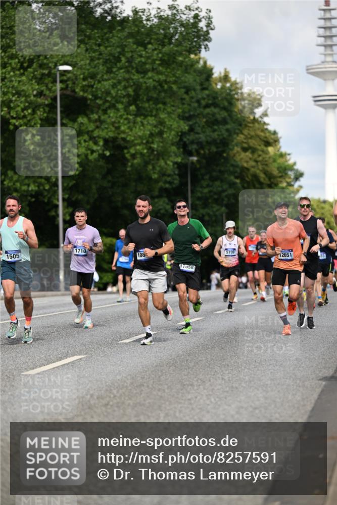 29.06.2025 - hella hamburg halbmarathon Dr. Thomas Lammeyer http://msf.ph/oto/8257591 29.06.2025 09:51:55 Kennedybrücke 1290, 1505, 1710, 2399, 2714, 2767, 3480, 5307, 5554, 5709, 6993, 7152, 7154, 7884, 8571, 8933, 9403, 10404, 10793, 10852 meine-sportfotos.de