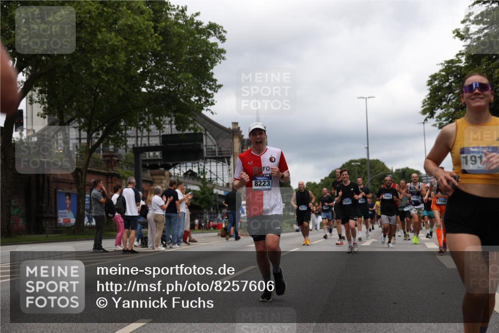 29.06.2025 - hella hamburg halbmarathon Yannick Fuchs http://msf.ph/oto/8257606 29.06.2025 10:48:26 20KM 1327, 1410, 1815, 3177, 3310, 3861, 3898, 4189, 6082, 6084, 6356, 6581, 6723, 6994, 7129, 8223, 8449, 8698, 8772, 8798, 9012, 9060, 9227, 10191, 10192, 10263, 10266, 11499, 11789, 12186, 12213, 12362, 12489, 13147, 13297, 13869, 14660, 14818, 15113, 15156, 15169, 15408, 15524, 15879, 16092, 16574, 16623, 16750, 17740, 17765, 18759, 19177 meine-sportfotos.de