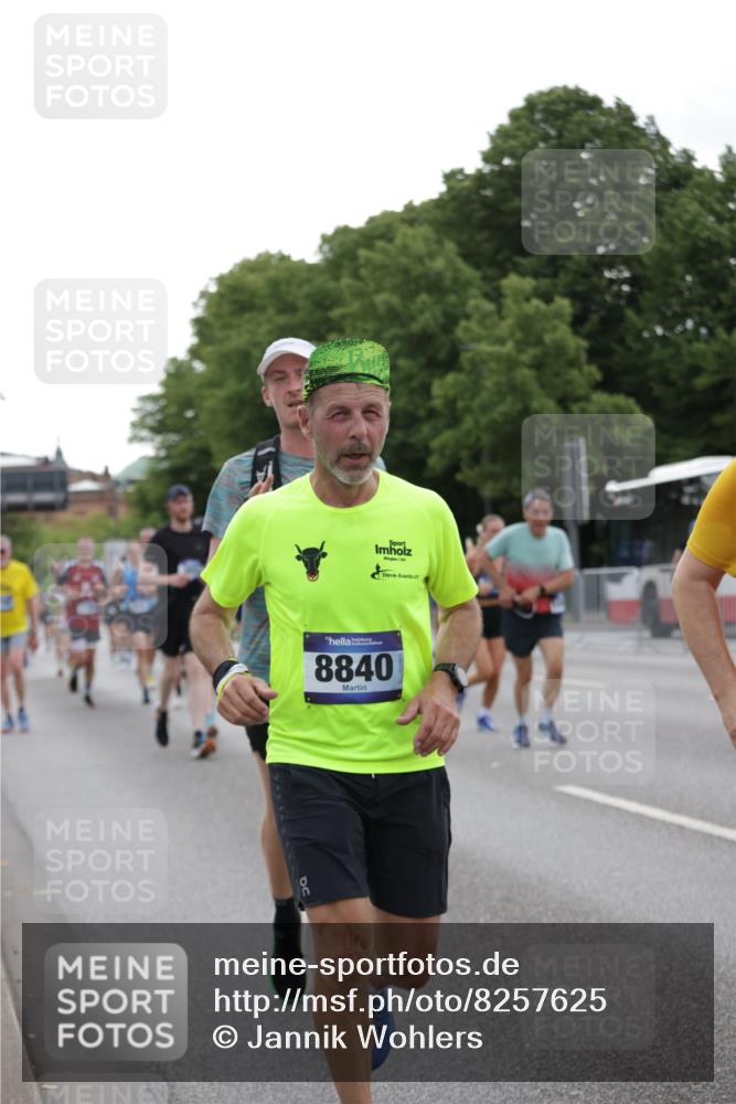 29.06.2025 - hella hamburg halbmarathon Jannik Wohlers http://msf.ph/oto/8257625 29.06.2025 10:32:03 Lombardsbrücke 1199, 1640, 3365, 3653, 3707, 3778, 4365, 4857, 5783, 5871, 5941, 6228, 6312, 6315, 7468, 7633, 7702, 8124, 8127, 8175, 8303, 8625, 8787, 8840, 8914, 8993, 9125, 9206, 9706, 9765, 10002, 10354, 10624, 10828, 11205, 11225, 11362, 11787, 11972, 12443, 12864, 13284, 13335, 13423, 14099, 14159, 14494, 14788, 14888, 15071, 15086, 15088, 15120, 15147, 15364, 15569, 15847, 15987, 16187, 18069 meine-sportfotos.de