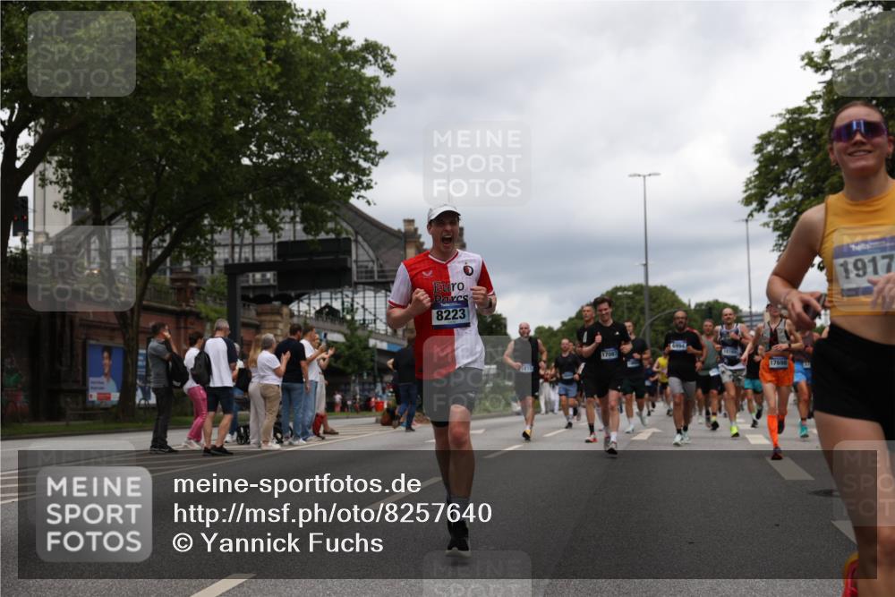 29.06.2025 - hella hamburg halbmarathon Yannick Fuchs http://msf.ph/oto/8257640 29.06.2025 10:48:26 20KM 1327, 1410, 1815, 3177, 3310, 3861, 3898, 4189, 6082, 6084, 6356, 6581, 6723, 6994, 7129, 8223, 8449, 8698, 8772, 8798, 9012, 9060, 9227, 10191, 10192, 10263, 10266, 11499, 11789, 12186, 12213, 12362, 12489, 13147, 13297, 13869, 14660, 14818, 15113, 15156, 15169, 15408, 15524, 15879, 16092, 16574, 16623, 16750, 17740, 17765, 18759, 19177 meine-sportfotos.de
