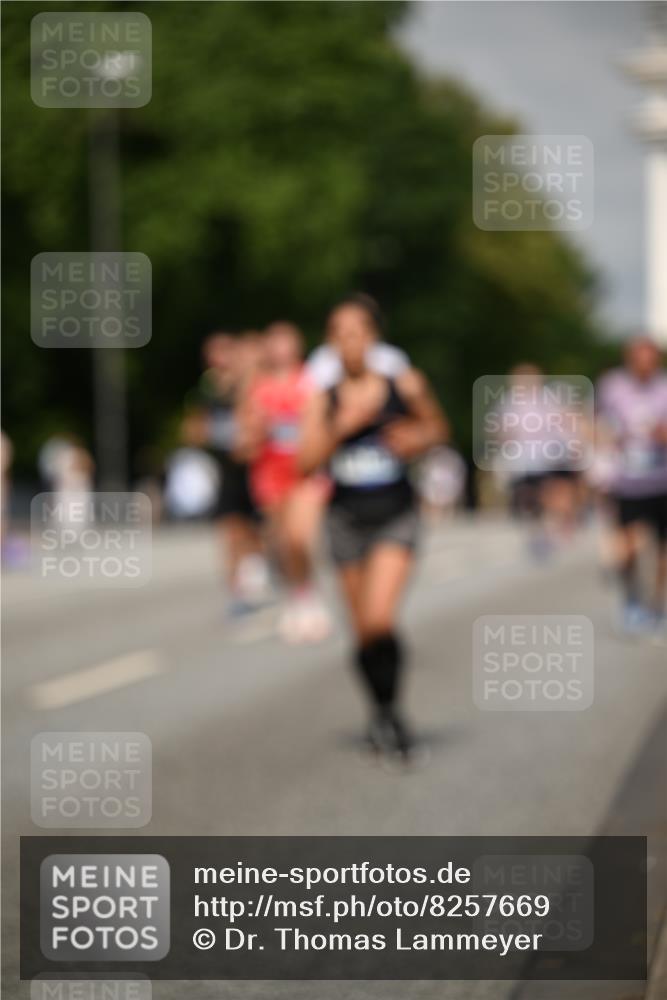 29.06.2025 - hella hamburg halbmarathon Dr. Thomas Lammeyer http://msf.ph/oto/8257669 29.06.2025 10:14:34 Kennedybrücke 1052, 1186, 1456, 1548, 1781, 5182, 5653, 5806, 7058, 8561, 8685, 9150, 9829 meine-sportfotos.de