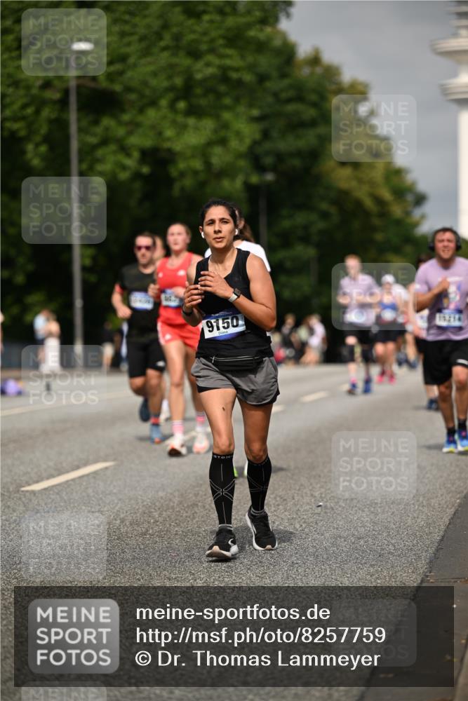 29.06.2025 - hella hamburg halbmarathon Dr. Thomas Lammeyer http://msf.ph/oto/8257759 29.06.2025 10:14:35 Kennedybrücke 1052, 1186, 1456, 1548, 1781, 5182, 5653, 5806, 7058, 8561, 8685, 9150, 9829 meine-sportfotos.de