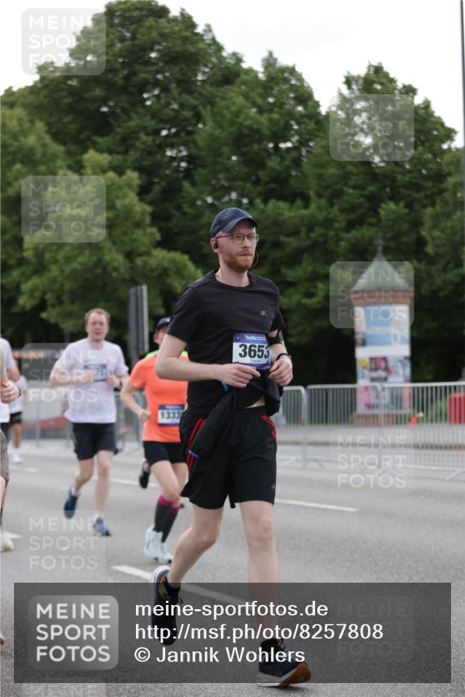 29.06.2025 - hella hamburg halbmarathon Jannik Wohlers http://msf.ph/oto/8257808 29.06.2025 10:32:07 Lombardsbrücke 1199, 1640, 3365, 3653, 3670, 4857, 5783, 5871, 5941, 6228, 6312, 6315, 7308, 7309, 7468, 7531, 7633, 7702, 7749, 7750, 8124, 8127, 8303, 8625, 8787, 8840, 8914, 8993, 9010, 9706, 9765, 10002, 10048, 10203, 10354, 10470, 10624, 10828, 11205, 11225, 11362, 11787, 11972, 12443, 12470, 12864, 13284, 13335, 13423, 14159, 14301, 14788, 14888, 15071, 15086, 15088, 15120, 15147, 15364, 15569, 15847, 16187, 16898, 16999, 17167, 18069, 18706 meine-sportfotos.de