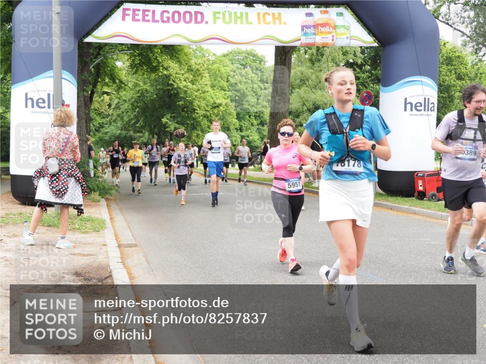 29.06.2025 - hella hamburg halbmarathon MichiJ http://msf.ph/oto/8257837 29.06.2025 10:53:05 Zwischen KM18-KM19 1249, 1781, 4499, 5951, 8402, 8917, 8926, 9829, 10389, 17836, 17866, 18178, 18754 meine-sportfotos.de
