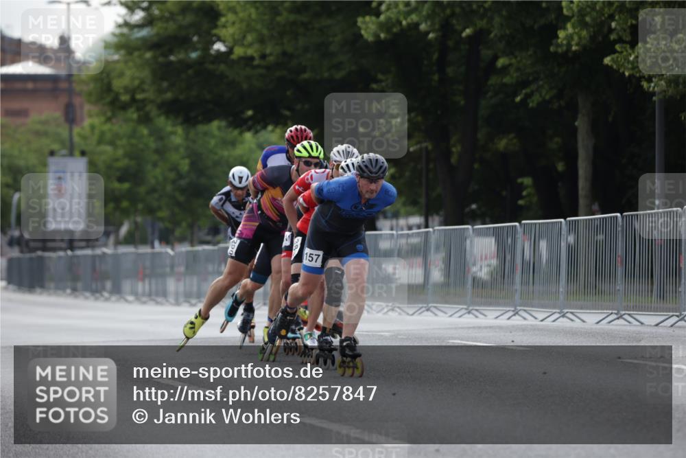 29.06.2025 - hella hamburg halbmarathon Jannik Wohlers http://msf.ph/oto/8257847 29.06.2025 08:49:23 Lombardsbrücke  meine-sportfotos.de