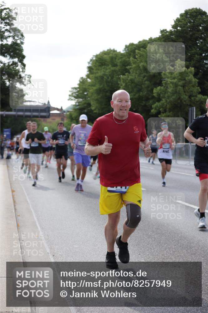 29.06.2025 - hella hamburg halbmarathon Jannik Wohlers http://msf.ph/oto/8257949 29.06.2025 09:57:45 Lombardsbrücke 1034, 1179, 1190, 1258, 1335, 2034, 2070, 2138, 2397, 2417, 2612, 2636, 2711, 3091, 3251, 4814, 4903, 5093, 5672, 6164, 6580, 6754, 7065, 7409, 7509, 7724, 7896, 8449, 8508, 8590, 8689, 9057, 9065, 9145, 9163, 9656, 11217, 11416, 11607, 11757, 11789, 11791, 12224, 12624, 12662, 13033, 13047, 13691, 14571, 14638, 15061, 15125, 16563, 17176, 17321, 17415, 17825, 18514, 18810, 18811 meine-sportfotos.de