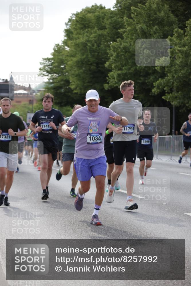 29.06.2025 - hella hamburg halbmarathon Jannik Wohlers http://msf.ph/oto/8257992 29.06.2025 09:57:47 Lombardsbrücke 1034, 1179, 1190, 1258, 1335, 1815, 2034, 2070, 2138, 2417, 2636, 2711, 3091, 4814, 4903, 5093, 5672, 6164, 6272, 6580, 6754, 6897, 7065, 7409, 7509, 7724, 7856, 7896, 8154, 8449, 8508, 8590, 8689, 9012, 9057, 9065, 9145, 9163, 9562, 9656, 11217, 11416, 11607, 11757, 11789, 11791, 12624, 12662, 13033, 13691, 14571, 15061, 16213, 16563, 17176, 17321, 17415, 17825, 18514, 18810, 18811 meine-sportfotos.de
