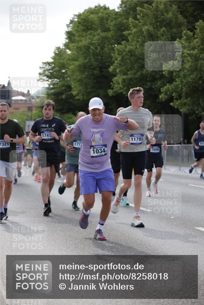 29.06.2025 - hella hamburg halbmarathon Jannik Wohlers http://msf.ph/oto/8258018 29.06.2025 09:57:47 Lombardsbrücke 1034, 1179, 1190, 1258, 1335, 1815, 2034, 2070, 2138, 2417, 2636, 2711, 3091, 4814, 4903, 5093, 5672, 6164, 6272, 6580, 6754, 6897, 7065, 7409, 7509, 7724, 7856, 7896, 8154, 8449, 8508, 8590, 8689, 9012, 9057, 9065, 9145, 9163, 9562, 9656, 11217, 11416, 11607, 11757, 11789, 11791, 12624, 12662, 13033, 13691, 14571, 15061, 16213, 16563, 17176, 17321, 17415, 17825, 18514, 18810, 18811 meine-sportfotos.de