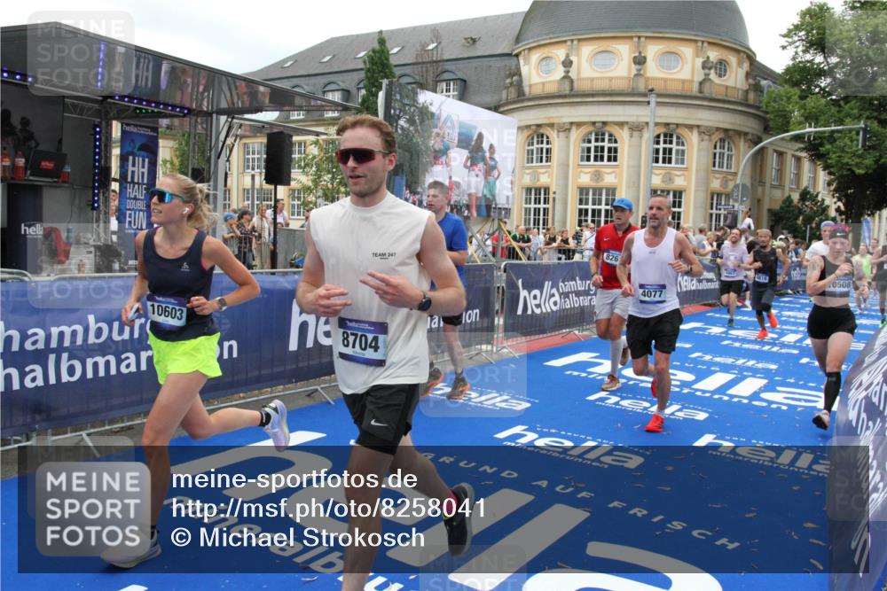 29.06.2025 - hella hamburg halbmarathon Michael Strokosch http://msf.ph/oto/8258041 29.06.2025 10:51:10 Ziel 1366, 1630, 4077, 4816, 4967, 6027, 8117, 8261, 8508, 8704, 10508, 10603, 11733, 13008, 13073, 17384, 17823, 18066 meine-sportfotos.de