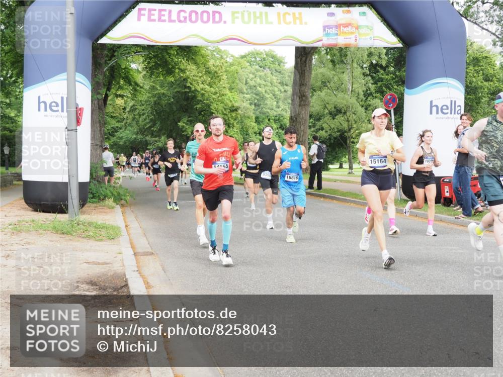 29.06.2025 - hella hamburg halbmarathon MichiJ http://msf.ph/oto/8258043 29.06.2025 10:29:37 Zwischen KM18-KM19 3618, 4634, 4893, 5007, 5014, 8074, 8358, 9358, 10978, 11062, 11922, 13268, 14555, 15164, 16599, 16816, 17834, 18399 meine-sportfotos.de