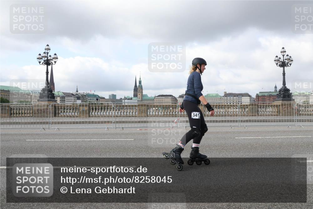 29.06.2025 - hella hamburg halbmarathon Lena Gebhardt http://msf.ph/oto/8258045 29.06.2025 09:03:29 Lombardsbrücke  meine-sportfotos.de