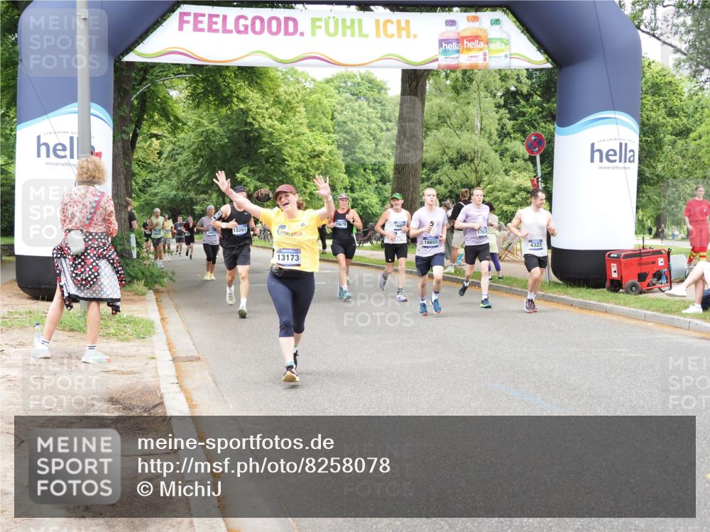 29.06.2025 - hella hamburg halbmarathon MichiJ http://msf.ph/oto/8258078 29.06.2025 10:53:10 Zwischen KM18-KM19 1781, 4227, 4322, 4499, 5951, 8402, 8926, 10389, 13173, 15678, 17077, 17638, 17880, 18178, 18655 meine-sportfotos.de