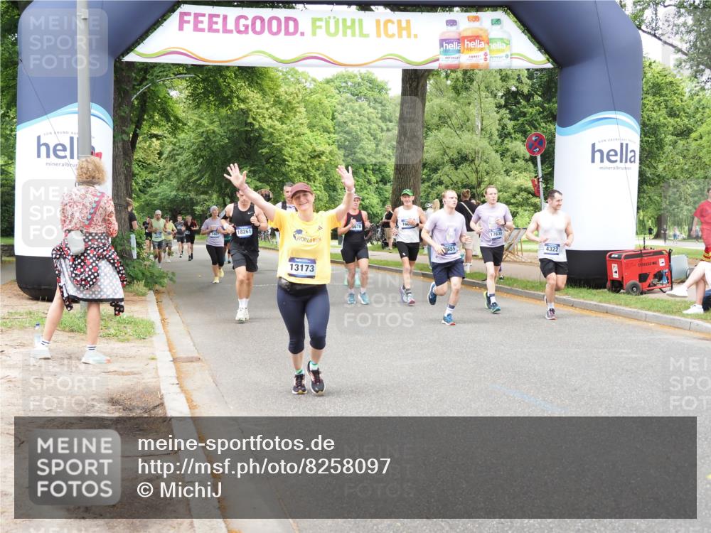29.06.2025 - hella hamburg halbmarathon MichiJ http://msf.ph/oto/8258097 29.06.2025 10:53:10 Zwischen KM18-KM19 1781, 4227, 4322, 4499, 5951, 8402, 8926, 10389, 13173, 15678, 17077, 17638, 17880, 18178, 18655 meine-sportfotos.de