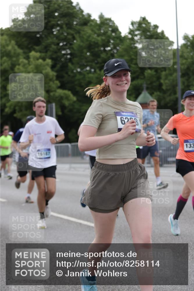 29.06.2025 - hella hamburg halbmarathon Jannik Wohlers http://msf.ph/oto/8258114 29.06.2025 10:32:08 Lombardsbrücke 1199, 1640, 3365, 3653, 3660, 3670, 4857, 5783, 5871, 5941, 6228, 6312, 6315, 7308, 7309, 7468, 7531, 7633, 7702, 7749, 7750, 8127, 8303, 8625, 8840, 8914, 8993, 9010, 9188, 9706, 9765, 10002, 10013, 10048, 10203, 10277, 10354, 10470, 10624, 10770, 10828, 11205, 11225, 11248, 11362, 11972, 12443, 12470, 12864, 13335, 13423, 14159, 14301, 14788, 14888, 15071, 15086, 15088, 15147, 15364, 15569, 15847, 15997, 16187, 16898, 16999, 17167, 18069, 18706 meine-sportfotos.de