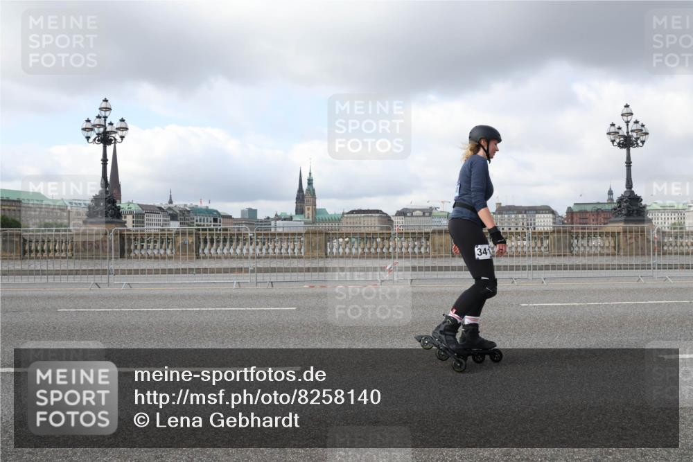 29.06.2025 - hella hamburg halbmarathon Lena Gebhardt http://msf.ph/oto/8258140 29.06.2025 09:03:29 Lombardsbrücke  meine-sportfotos.de