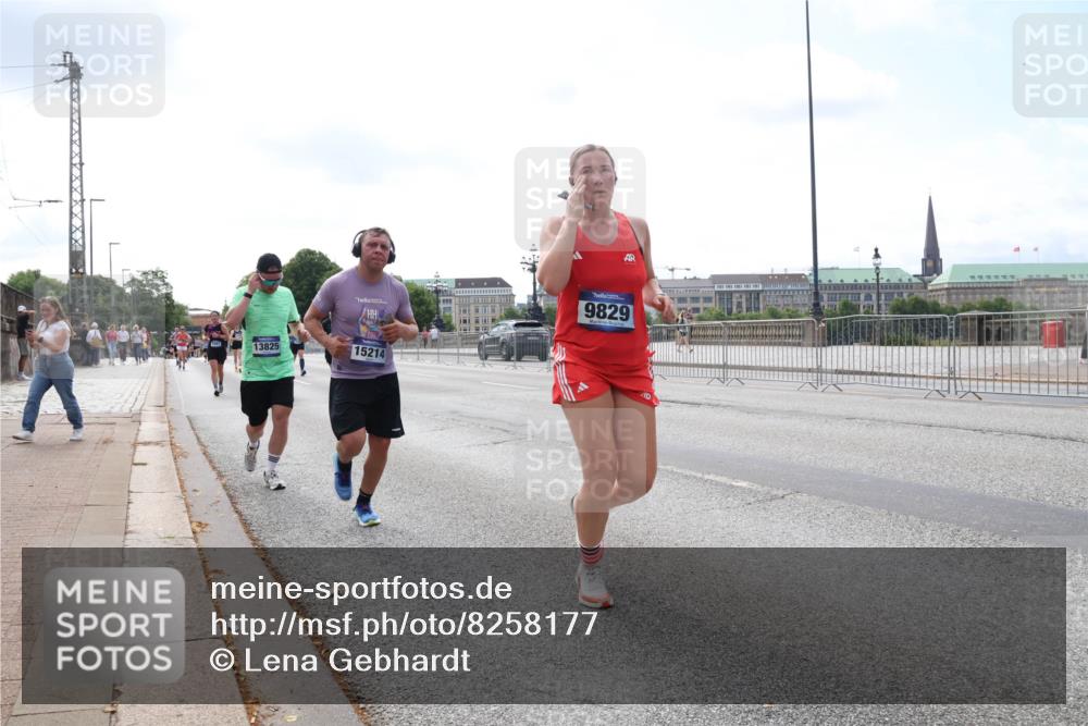 29.06.2025 - hella hamburg halbmarathon Lena Gebhardt http://msf.ph/oto/8258177 29.06.2025 10:10:50 Lombardsbrücke 1166, 1186, 1573, 1781, 2868, 4287, 4389, 5440, 5653, 5990, 5991, 7250, 7271, 7370, 7685, 8561, 9169, 9681, 9816, 9829, 11180, 11355, 11887, 11904, 11905, 12008, 12426, 12556, 12571, 12629, 12790, 12836, 13588, 13594, 13825, 13901, 14022, 14270, 14679, 14822, 15009, 15214, 15409, 16166, 16344, 16808, 17500, 17532, 17730, 18949, 19023 meine-sportfotos.de
