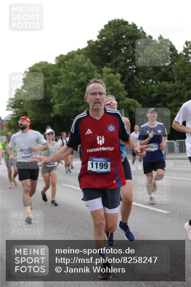 29.06.2025 - hella hamburg halbmarathon Jannik Wohlers http://msf.ph/oto/8258247 29.06.2025 10:32:09 Lombardsbrücke 1199, 1640, 3365, 3653, 3660, 3670, 4857, 5783, 5871, 5941, 6228, 6312, 6315, 7308, 7309, 7468, 7531, 7633, 7702, 7749, 7750, 8127, 8303, 8625, 8840, 8914, 8993, 9010, 9188, 9706, 9765, 10002, 10013, 10048, 10203, 10277, 10354, 10470, 10624, 10770, 11205, 11248, 11972, 12443, 12470, 12864, 13335, 13423, 14159, 14301, 14788, 14888, 15071, 15086, 15088, 15147, 15171, 15364, 15569, 15847, 15997, 16129, 16187, 16898, 16999, 17167, 18069, 18706 meine-sportfotos.de
