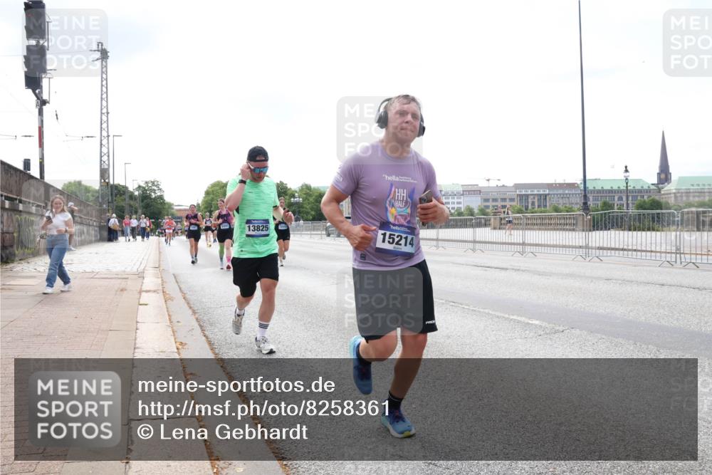 29.06.2025 - hella hamburg halbmarathon Lena Gebhardt http://msf.ph/oto/8258361 29.06.2025 10:10:50 Lombardsbrücke 1166, 1186, 1573, 1781, 2868, 4287, 4389, 5440, 5653, 5990, 5991, 7250, 7271, 7370, 7685, 8561, 9169, 9681, 9816, 9829, 11180, 11355, 11887, 11904, 11905, 12008, 12426, 12556, 12571, 12629, 12790, 12836, 13588, 13594, 13825, 13901, 14022, 14270, 14679, 14822, 15009, 15214, 15409, 16166, 16344, 16808, 17500, 17532, 17730, 18949, 19023 meine-sportfotos.de