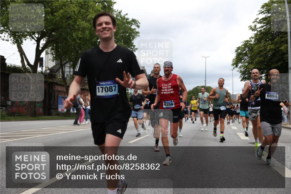 29.06.2025 - hella hamburg halbmarathon Yannick Fuchs http://msf.ph/oto/8258362 29.06.2025 10:48:30 20KM 1327, 1410, 1496, 1815, 2474, 2771, 3041, 3177, 3310, 3791, 3794, 3861, 3898, 3945, 4189, 4231, 6082, 6084, 6356, 6443, 6581, 6723, 6994, 8223, 8449, 8514, 8698, 8772, 8798, 9012, 9060, 9227, 10191, 10192, 10263, 10266, 11499, 11747, 12186, 12213, 12362, 12489, 13297, 13869, 14036, 14592, 14638, 14660, 14818, 14948, 15113, 15156, 15169, 15408, 15524, 15879, 16092, 16574, 16750, 17740, 17765, 18759, 19177 meine-sportfotos.de
