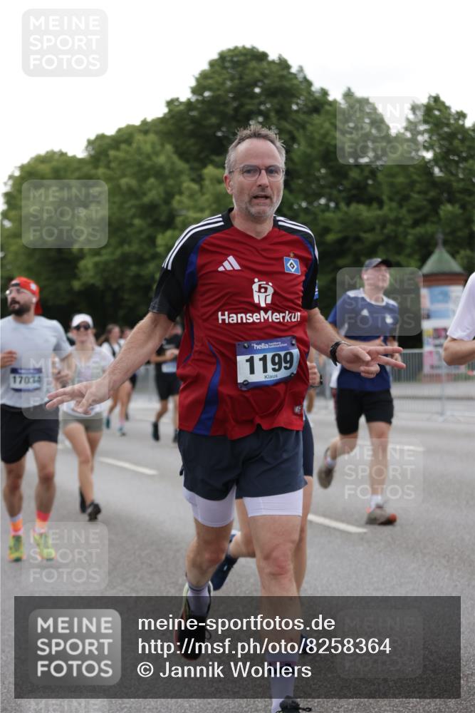 29.06.2025 - hella hamburg halbmarathon Jannik Wohlers http://msf.ph/oto/8258364 29.06.2025 10:32:10 Lombardsbrücke 1199, 1640, 3365, 3653, 3660, 3670, 4857, 5783, 5871, 5941, 6228, 6312, 6315, 7308, 7309, 7468, 7531, 7633, 7702, 7749, 7750, 8127, 8303, 8625, 8840, 8993, 9010, 9188, 9706, 9765, 10002, 10013, 10048, 10203, 10277, 10354, 10470, 10624, 10770, 11076, 11205, 11248, 11972, 12443, 12470, 12864, 13335, 14159, 14301, 14788, 14888, 15071, 15086, 15088, 15147, 15171, 15364, 15569, 15847, 15997, 16129, 16187, 16898, 16999, 17041, 17167, 18069, 18706, 18927 meine-sportfotos.de