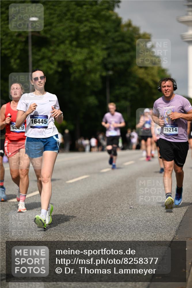 29.06.2025 - hella hamburg halbmarathon Dr. Thomas Lammeyer http://msf.ph/oto/8258377 29.06.2025 10:14:37 Kennedybrücke 1052, 1186, 1548, 1781, 5182, 5653, 5806, 7058, 8561, 8685, 9150, 9829 meine-sportfotos.de