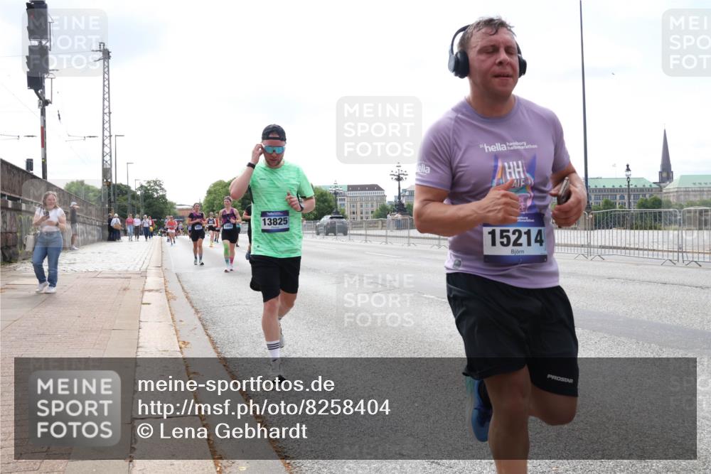 29.06.2025 - hella hamburg halbmarathon Lena Gebhardt http://msf.ph/oto/8258404 29.06.2025 10:10:51 Lombardsbrücke 1166, 1186, 1573, 1781, 2868, 4287, 4389, 5440, 5653, 5990, 5991, 7250, 7271, 7370, 7685, 8561, 9169, 9681, 9816, 9829, 11180, 11355, 11887, 11904, 11905, 12008, 12426, 12556, 12571, 12629, 12790, 12836, 13588, 13594, 13825, 13901, 14022, 14270, 14679, 14822, 15009, 15214, 16166, 16344, 16808, 17500, 17532, 17730, 18949, 19023 meine-sportfotos.de