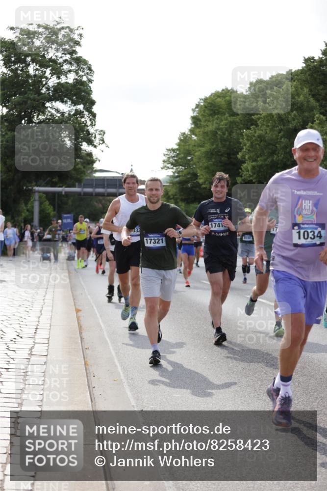29.06.2025 - hella hamburg halbmarathon Jannik Wohlers http://msf.ph/oto/8258423 29.06.2025 09:57:48 Lombardsbrücke 1034, 1179, 1190, 1258, 1335, 1815, 2034, 2070, 2138, 2417, 2636, 2711, 3091, 4814, 4903, 5093, 5672, 6164, 6272, 6754, 6897, 7065, 7409, 7509, 7724, 7856, 7896, 8154, 8449, 8508, 8590, 8689, 9012, 9057, 9065, 9145, 9163, 9562, 9656, 10084, 11217, 11416, 11607, 11757, 11789, 11791, 12624, 12662, 13033, 13691, 14571, 14678, 15061, 16213, 16563, 17176, 17321, 17415, 17825, 18514, 18799, 18810, 18811 meine-sportfotos.de