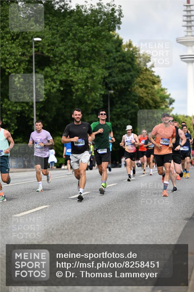 29.06.2025 - hella hamburg halbmarathon Dr. Thomas Lammeyer http://msf.ph/oto/8258451 29.06.2025 09:51:55 Kennedybrücke 1290, 1505, 1710, 2399, 2714, 2767, 3480, 5307, 5554, 5709, 6993, 7152, 7154, 7884, 8571, 8933, 9403, 10404, 10793, 10852 meine-sportfotos.de