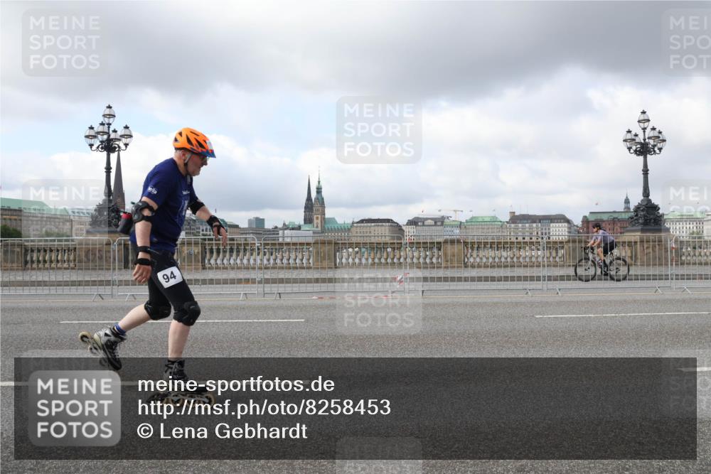 29.06.2025 - hella hamburg halbmarathon Lena Gebhardt http://msf.ph/oto/8258453 29.06.2025 09:03:30 Lombardsbrücke  meine-sportfotos.de