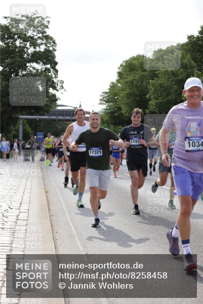 29.06.2025 - hella hamburg halbmarathon Jannik Wohlers http://msf.ph/oto/8258458 29.06.2025 09:57:48 Lombardsbrücke 1034, 1179, 1190, 1258, 1335, 1815, 2034, 2070, 2138, 2417, 2636, 2711, 3091, 4814, 4903, 5093, 5672, 6164, 6272, 6754, 6897, 7065, 7409, 7509, 7724, 7856, 7896, 8154, 8449, 8508, 8590, 8689, 9012, 9057, 9065, 9145, 9163, 9562, 9656, 10084, 11217, 11416, 11607, 11757, 11789, 11791, 12624, 12662, 13033, 13691, 14571, 14678, 15061, 16213, 16563, 17176, 17321, 17415, 17825, 18514, 18799, 18810, 18811 meine-sportfotos.de