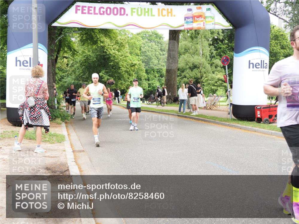 29.06.2025 - hella hamburg halbmarathon MichiJ http://msf.ph/oto/8258460 29.06.2025 10:53:16 Zwischen KM18-KM19 1790, 3461, 4286, 4322, 4782, 15678, 16099, 17638, 17880, 18261, 18655 meine-sportfotos.de