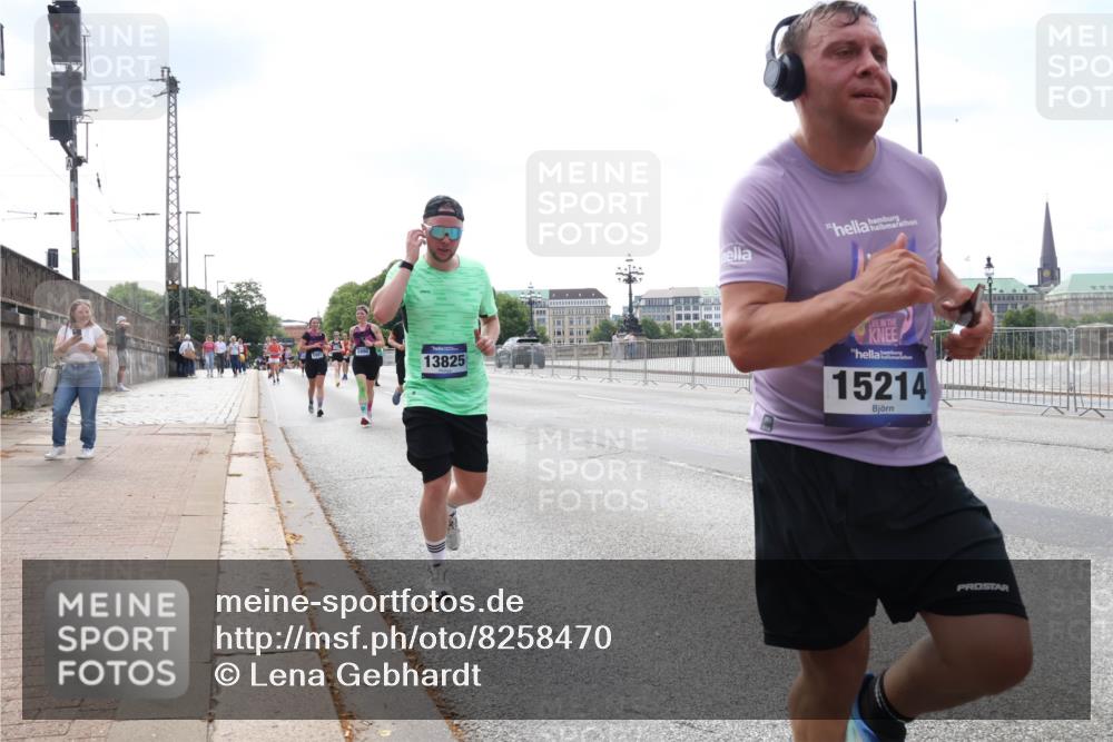 29.06.2025 - hella hamburg halbmarathon Lena Gebhardt http://msf.ph/oto/8258470 29.06.2025 10:10:51 Lombardsbrücke 1166, 1186, 1573, 1781, 2868, 4287, 4389, 5440, 5653, 5990, 5991, 7250, 7271, 7370, 7685, 8561, 9169, 9681, 9816, 9829, 11180, 11355, 11887, 11904, 11905, 12008, 12426, 12556, 12571, 12629, 12790, 12836, 13588, 13594, 13825, 13901, 14022, 14270, 14679, 14822, 15009, 15214, 16166, 16344, 16808, 17500, 17532, 17730, 18949, 19023 meine-sportfotos.de