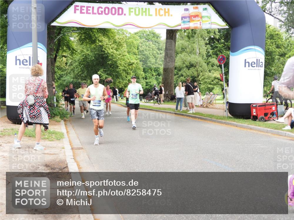 29.06.2025 - hella hamburg halbmarathon MichiJ http://msf.ph/oto/8258475 29.06.2025 10:53:16 Zwischen KM18-KM19 1790, 3461, 4286, 4322, 4782, 15678, 16099, 17638, 17880, 18261, 18655 meine-sportfotos.de