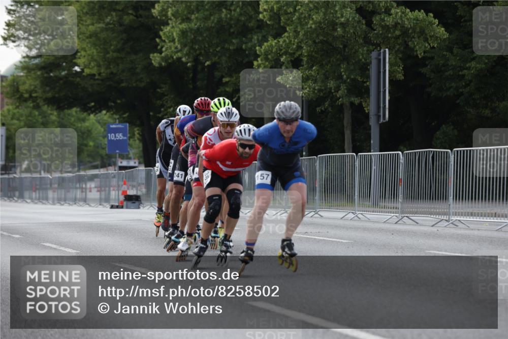 29.06.2025 - hella hamburg halbmarathon Jannik Wohlers http://msf.ph/oto/8258502 29.06.2025 08:49:24 Lombardsbrücke  meine-sportfotos.de