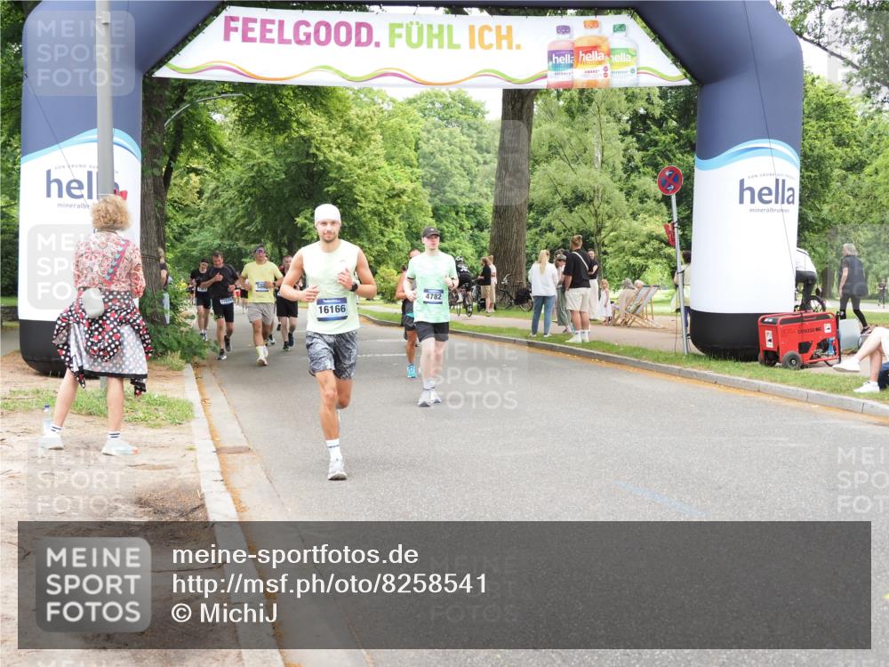 29.06.2025 - hella hamburg halbmarathon MichiJ http://msf.ph/oto/8258541 29.06.2025 10:53:17 Zwischen KM18-KM19 1790, 3461, 4286, 4322, 4782, 7485, 15678, 16099, 16166, 17638, 17880, 18261, 18655 meine-sportfotos.de