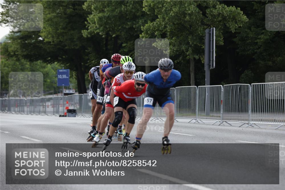29.06.2025 - hella hamburg halbmarathon Jannik Wohlers http://msf.ph/oto/8258542 29.06.2025 08:49:24 Lombardsbrücke  meine-sportfotos.de