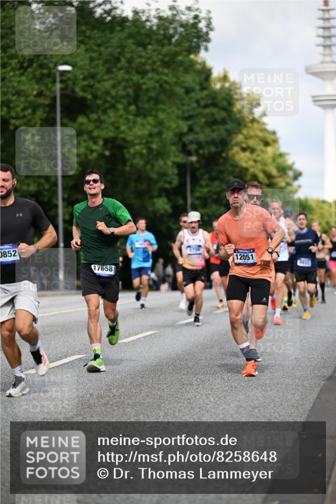 29.06.2025 - hella hamburg halbmarathon Dr. Thomas Lammeyer http://msf.ph/oto/8258648 29.06.2025 09:51:57 Kennedybrücke 1290, 1505, 1710, 2399, 2714, 2767, 3480, 4359, 5307, 5554, 5709, 6993, 7152, 7154, 7884, 8571, 8933, 9403, 10404, 10793, 10852 meine-sportfotos.de