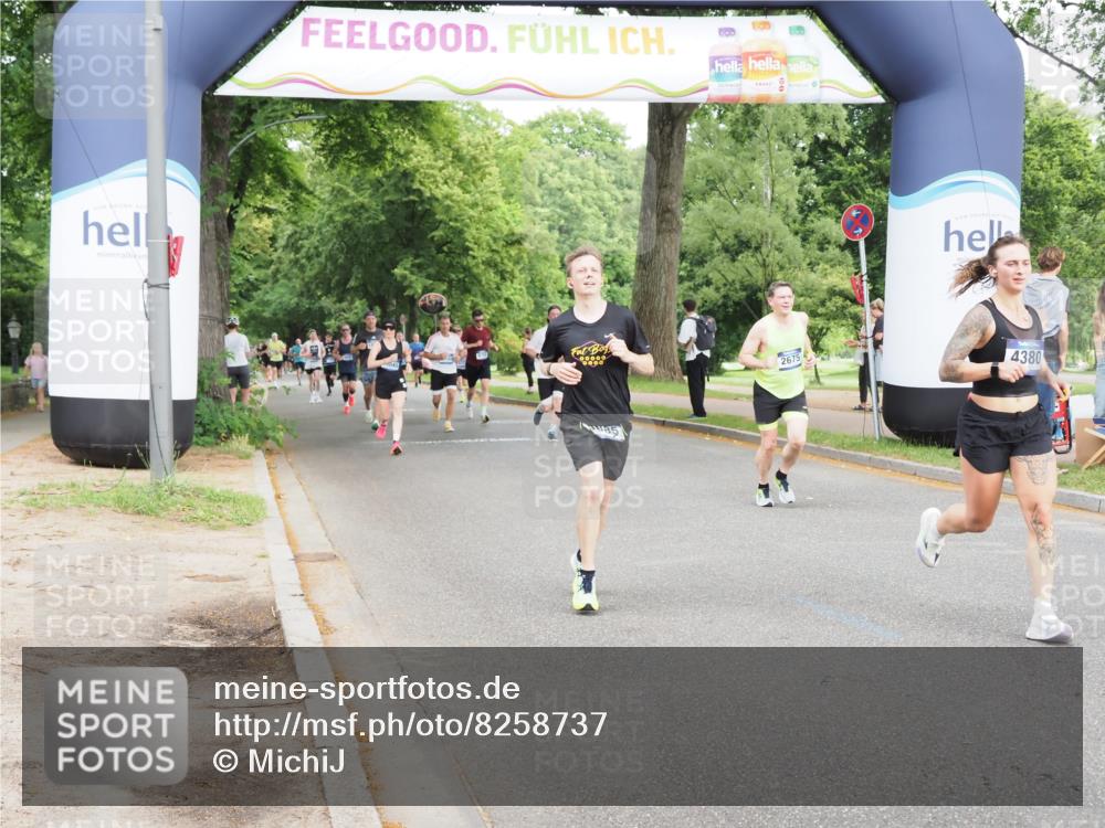 29.06.2025 - hella hamburg halbmarathon MichiJ http://msf.ph/oto/8258737 29.06.2025 10:29:40 Zwischen KM18-KM19 2675, 4380, 4634, 5007, 5014, 9358, 9885, 10978, 11062, 11922, 12365, 14555, 15164, 16599, 16816, 18399 meine-sportfotos.de