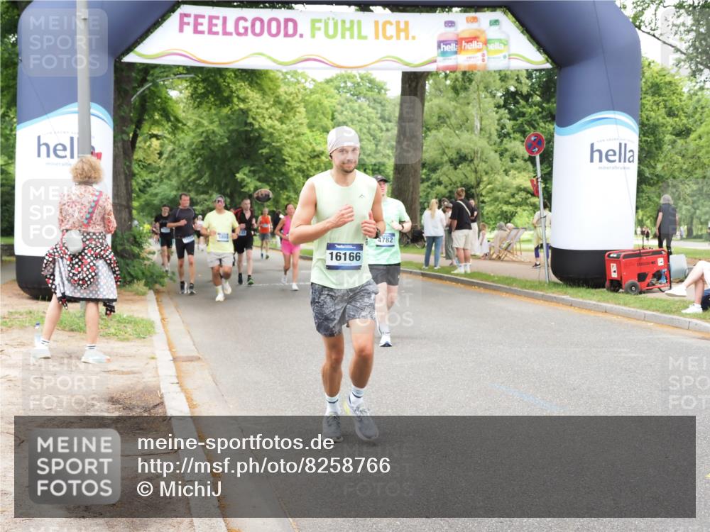 29.06.2025 - hella hamburg halbmarathon MichiJ http://msf.ph/oto/8258766 29.06.2025 10:53:17 Zwischen KM18-KM19 1790, 3461, 4286, 4322, 4782, 7485, 15678, 16099, 16166, 17638, 17880, 18261, 18655 meine-sportfotos.de