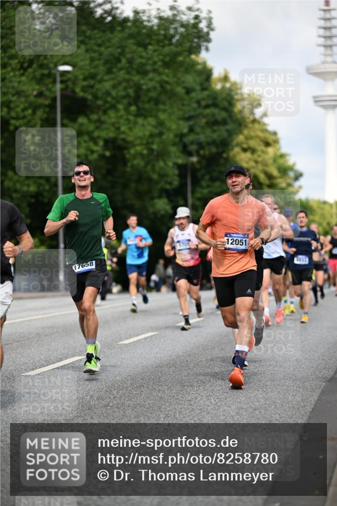 29.06.2025 - hella hamburg halbmarathon Dr. Thomas Lammeyer http://msf.ph/oto/8258780 29.06.2025 09:51:58 Kennedybrücke 1290, 1505, 1710, 2399, 2714, 2767, 3480, 4359, 5307, 5554, 5709, 6993, 7152, 7154, 7884, 8571, 8933, 9403, 10404, 10793, 10852 meine-sportfotos.de