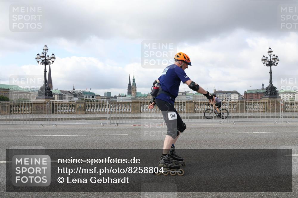 29.06.2025 - hella hamburg halbmarathon Lena Gebhardt http://msf.ph/oto/8258804 29.06.2025 09:03:30 Lombardsbrücke  meine-sportfotos.de