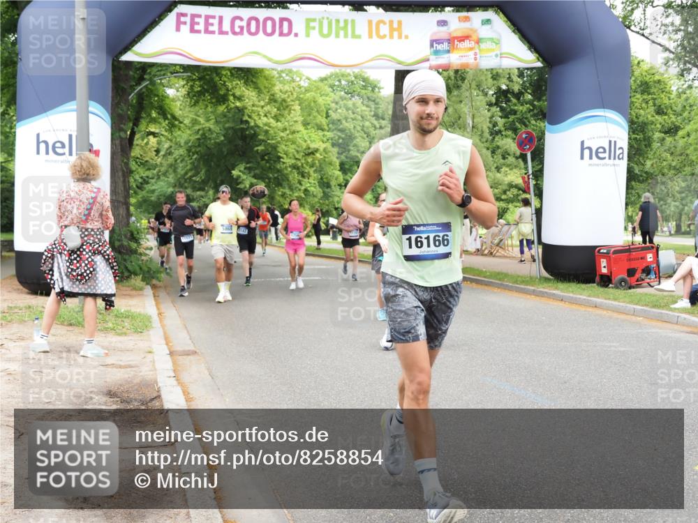 29.06.2025 - hella hamburg halbmarathon MichiJ http://msf.ph/oto/8258854 29.06.2025 10:53:18 Zwischen KM18-KM19 1790, 3461, 4286, 4782, 7485, 16099, 16166, 17638, 17880, 18261 meine-sportfotos.de